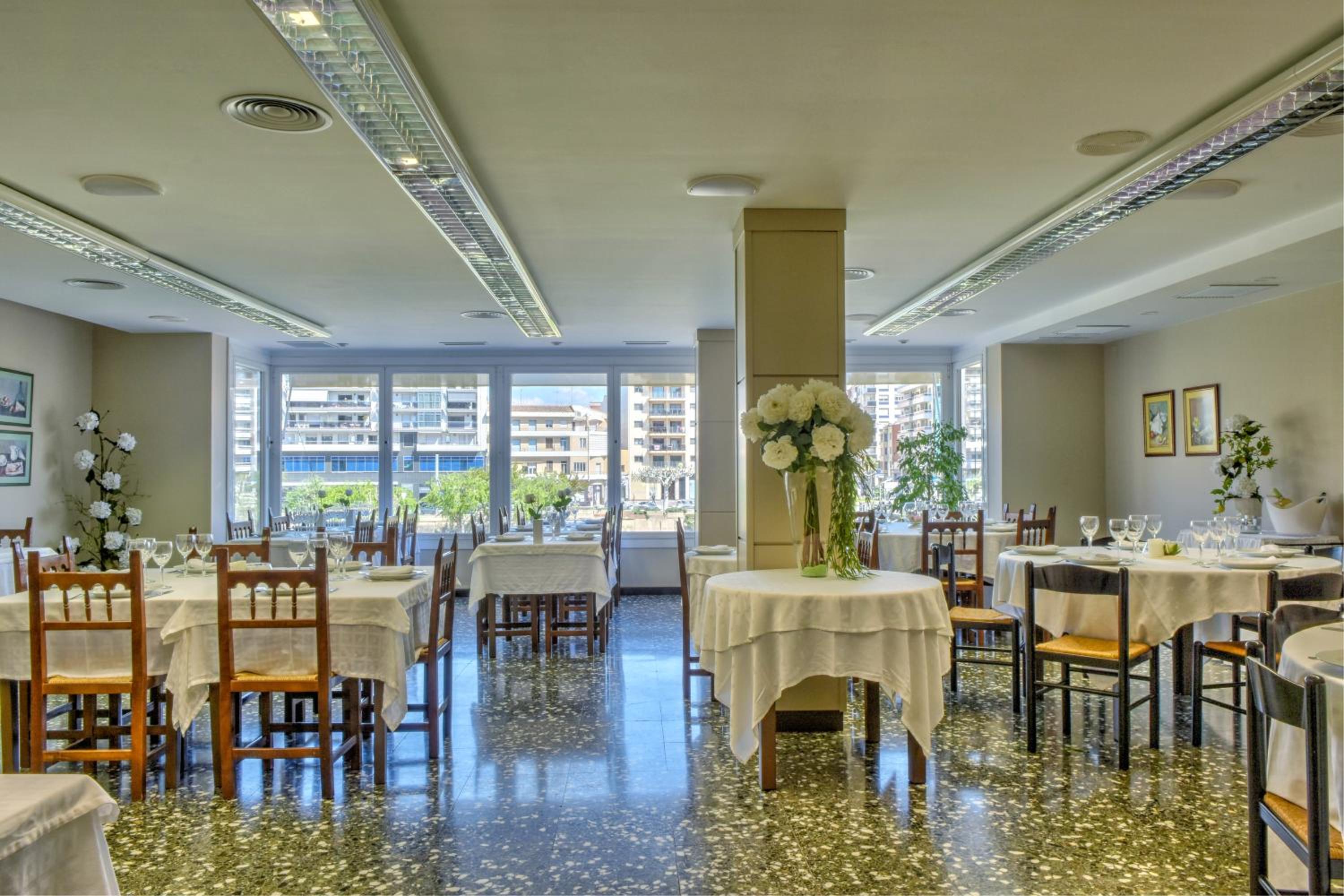 Restaurant-cafeteria