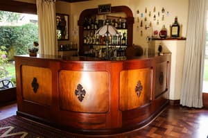 thumbnail: Bar (on property)
