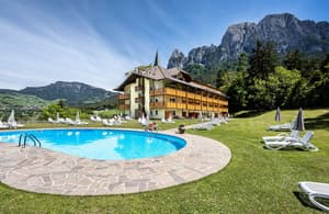 thumbnail: Outdoor pool