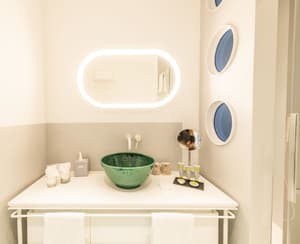 thumbnail: Bathroom