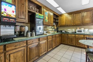 thumbnail: Breakfast area
