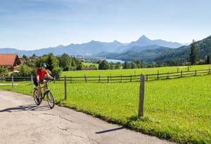 thumbnail: Bicycling