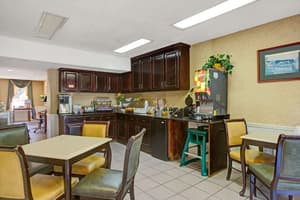 thumbnail: Breakfast area