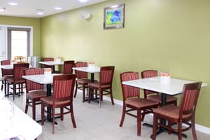 thumbnail: Breakfast area