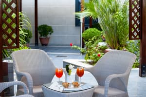 thumbnail: Outdoor dining