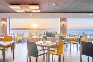 thumbnail: Breakfast area