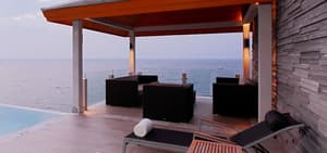 thumbnail: Bar (on property)