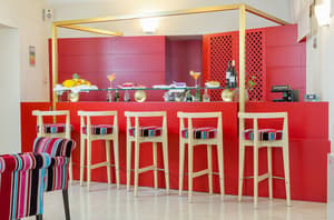 thumbnail: Bar (on property)