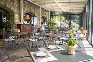 thumbnail: Restaurant