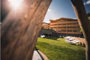 thumbnail: Property grounds