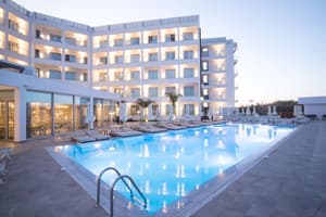 thumbnail: Outdoor pool