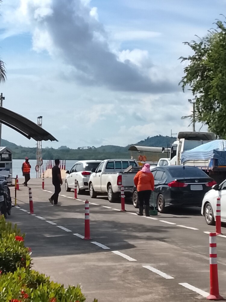 Ferry terminal shuttle