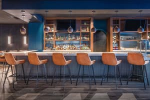 thumbnail: Bar (on property)