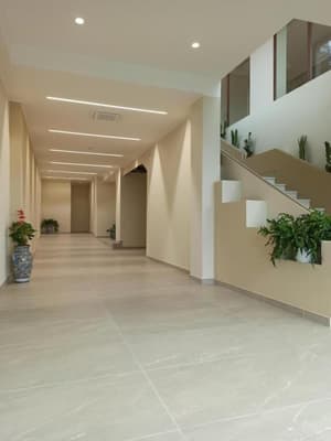 thumbnail: Interior entrance