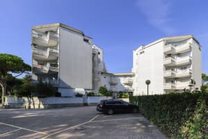 thumbnail: Exterior