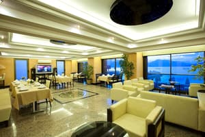 thumbnail: Lobby sitting area