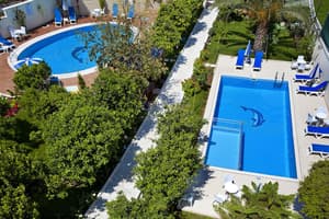 thumbnail: Outdoor pool