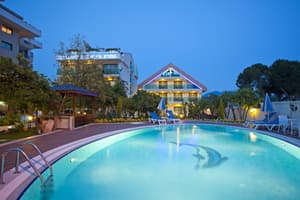 thumbnail: Outdoor pool
