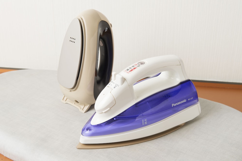 Iron/ironing board