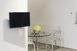 thumbnail: In-room dining