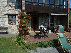thumbnail: Front of property