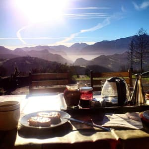 thumbnail: Breakfast area