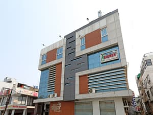 thumbnail: Front of property