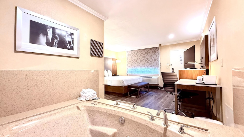 Jetted tub