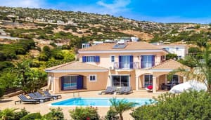 thumbnail: Front of property