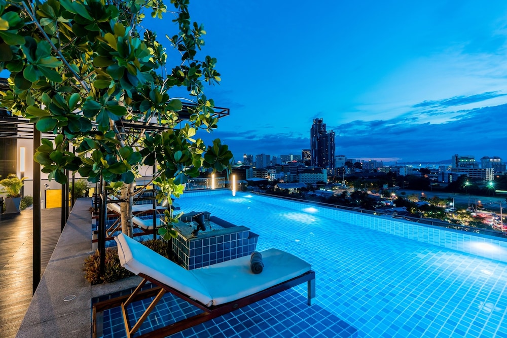 Rooftop pool