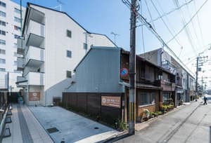 thumbnail: Exterior
