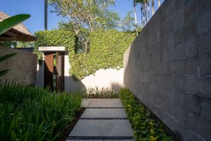 thumbnail: Garden view