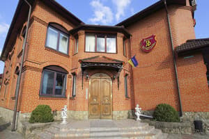 thumbnail: Property entrance