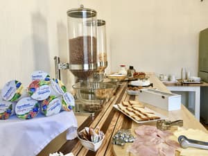 thumbnail: Breakfast buffet