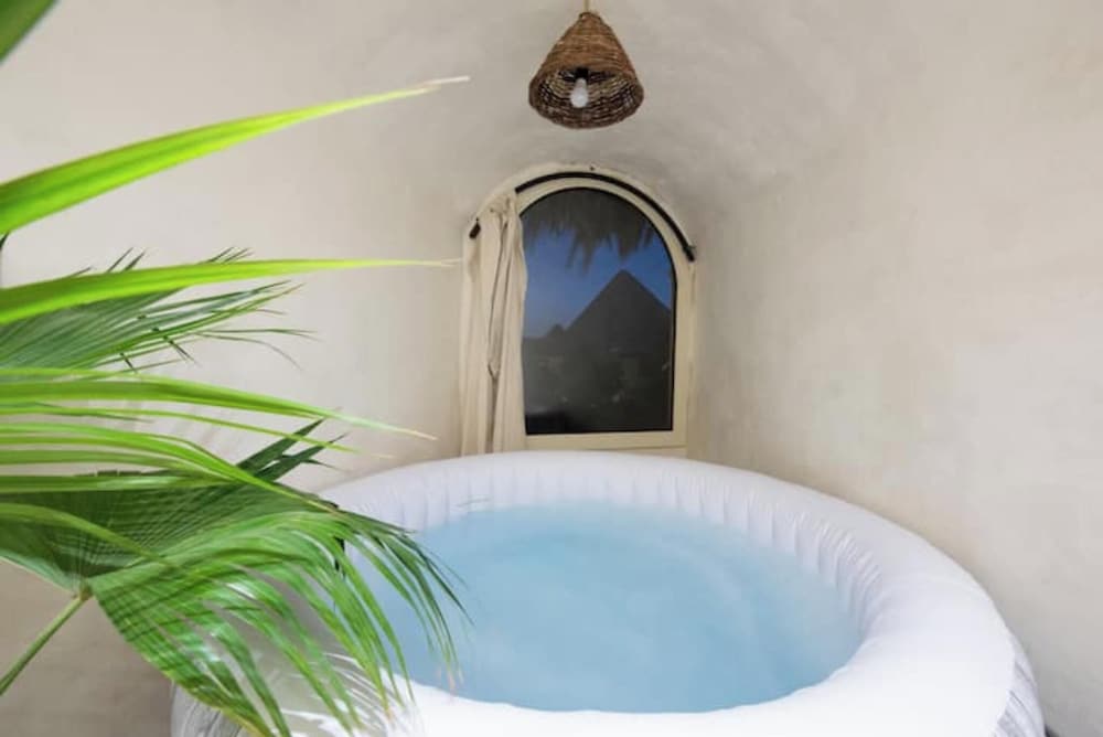 Private spa tub