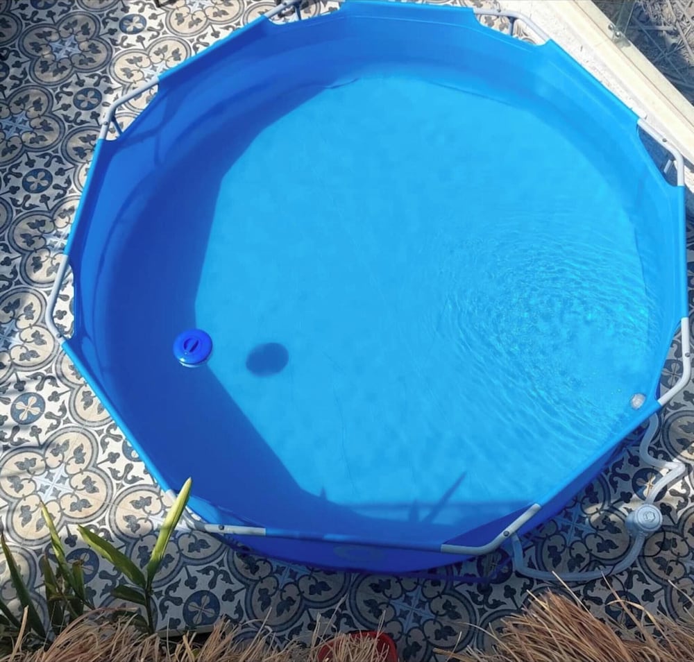 Private spa tub