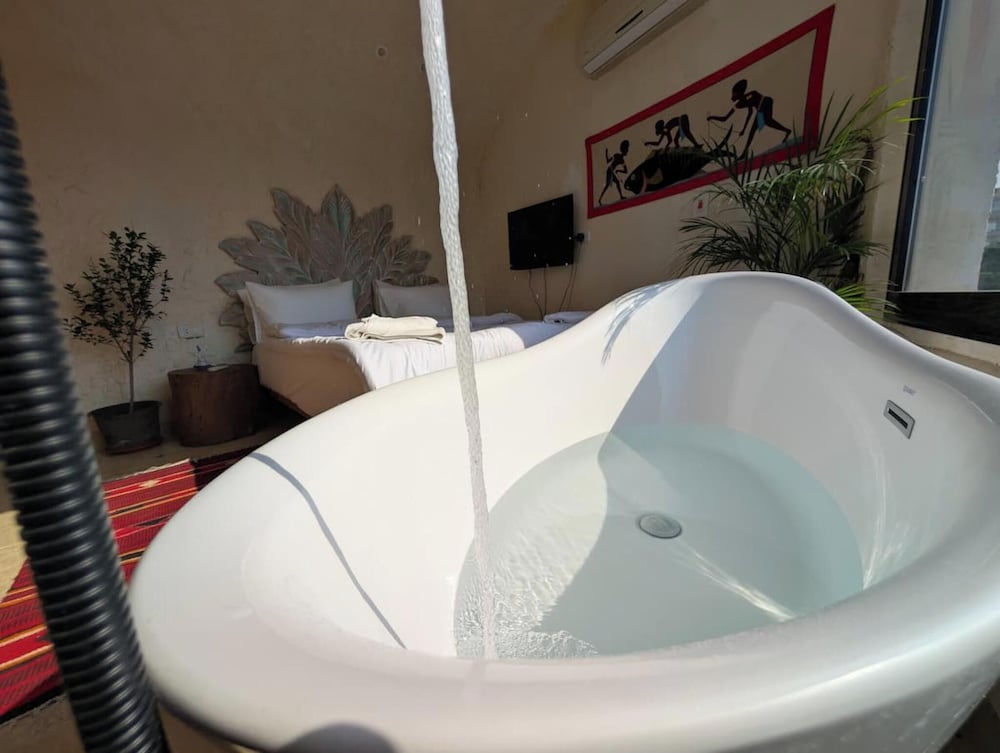 Private spa tub