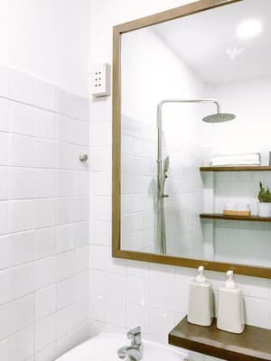 thumbnail: Bathroom amenities