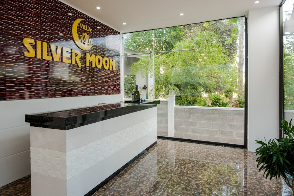 Concierge desk