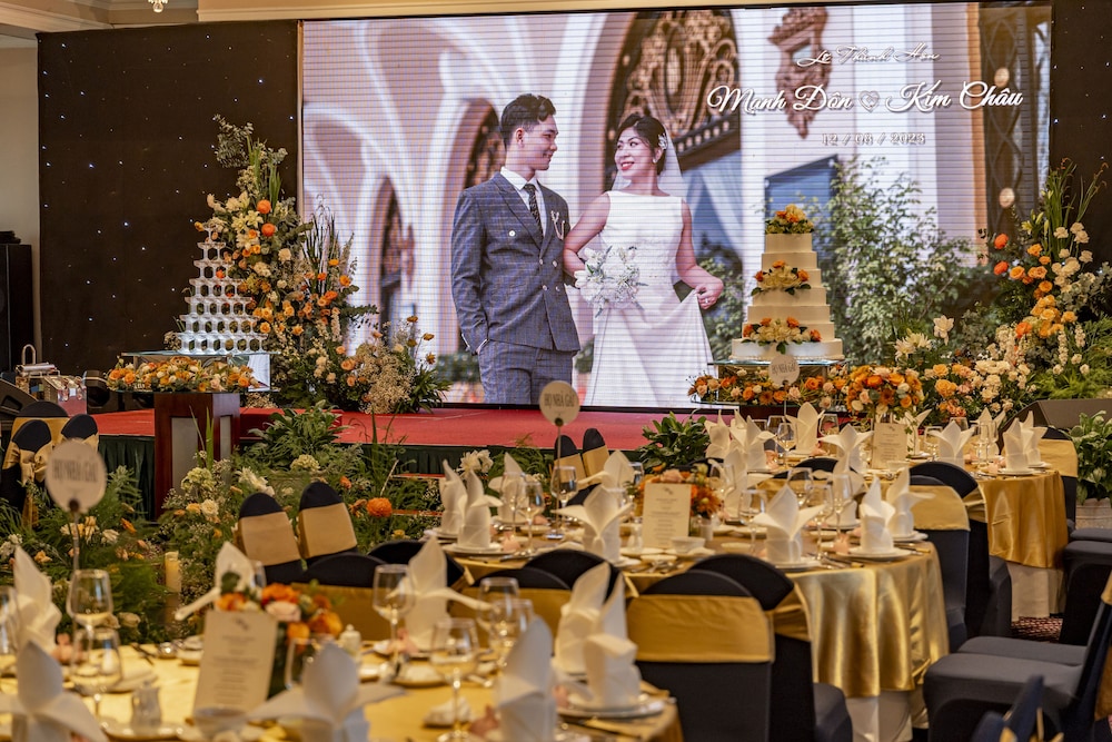 Indoor wedding