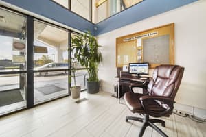 thumbnail: Business center