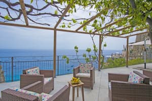 thumbnail: Terrace/patio