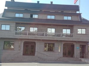 thumbnail: Front of property