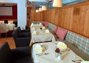 thumbnail: Restaurant