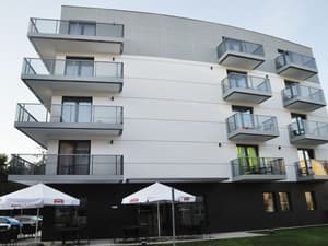 thumbnail: Front of property