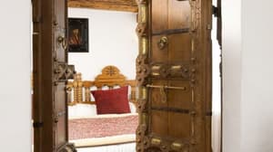 thumbnail: Room