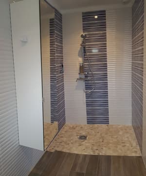 thumbnail: Bathroom shower
