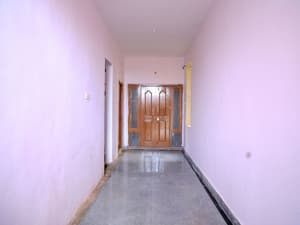 thumbnail: Hallway