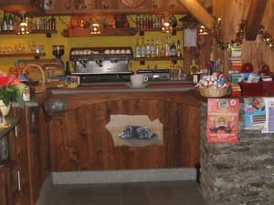 thumbnail: Bar (on property)