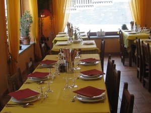 thumbnail: Restaurant